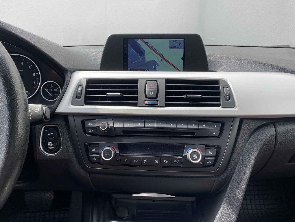 BMW Řada 3 3.0i  335i