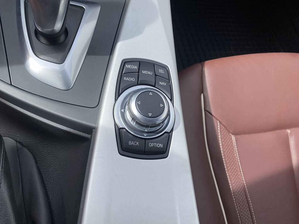 BMW Řada 3 3.0i  335i
