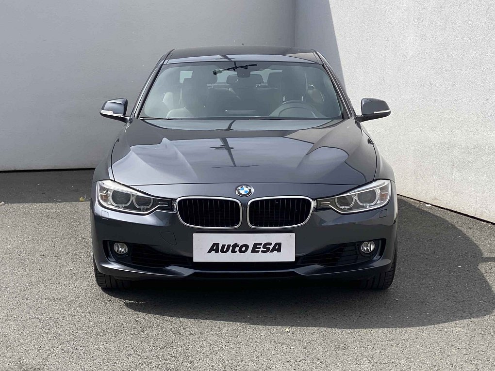 BMW Řada 3 3.0i  335i