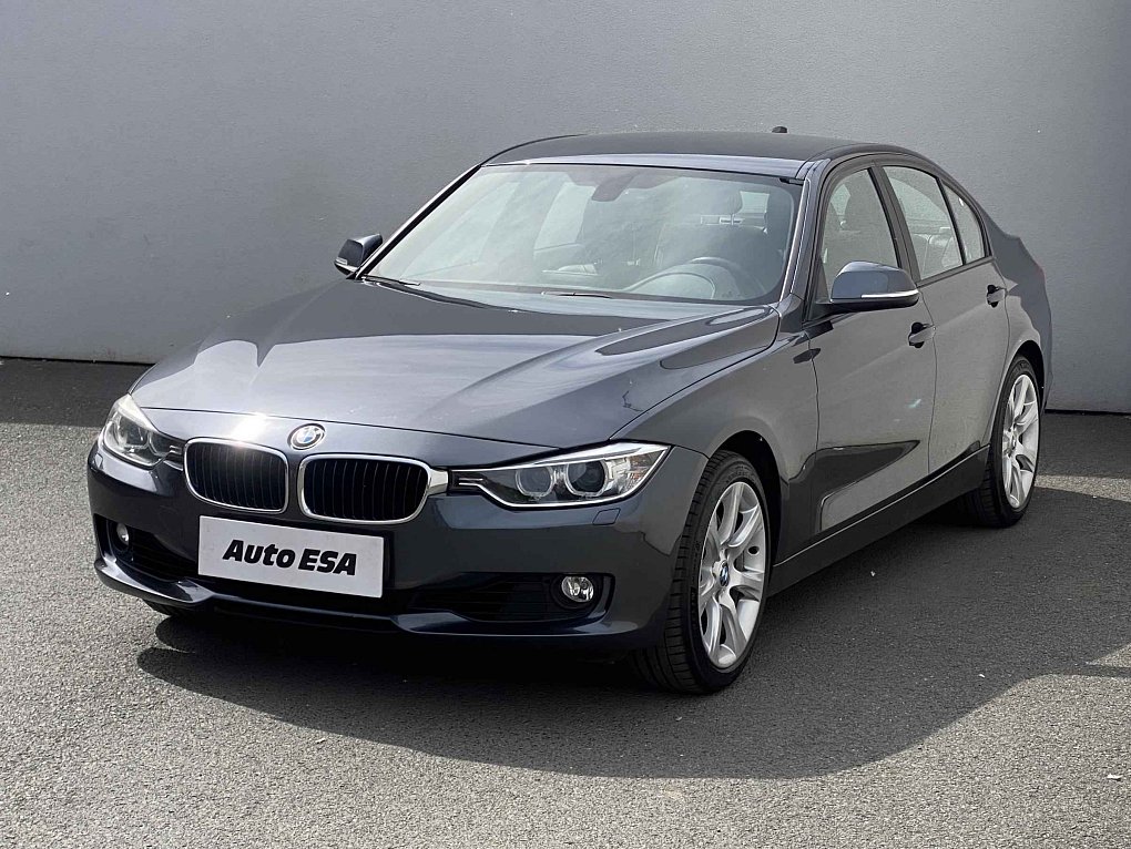 BMW Řada 3 3.0i  335i