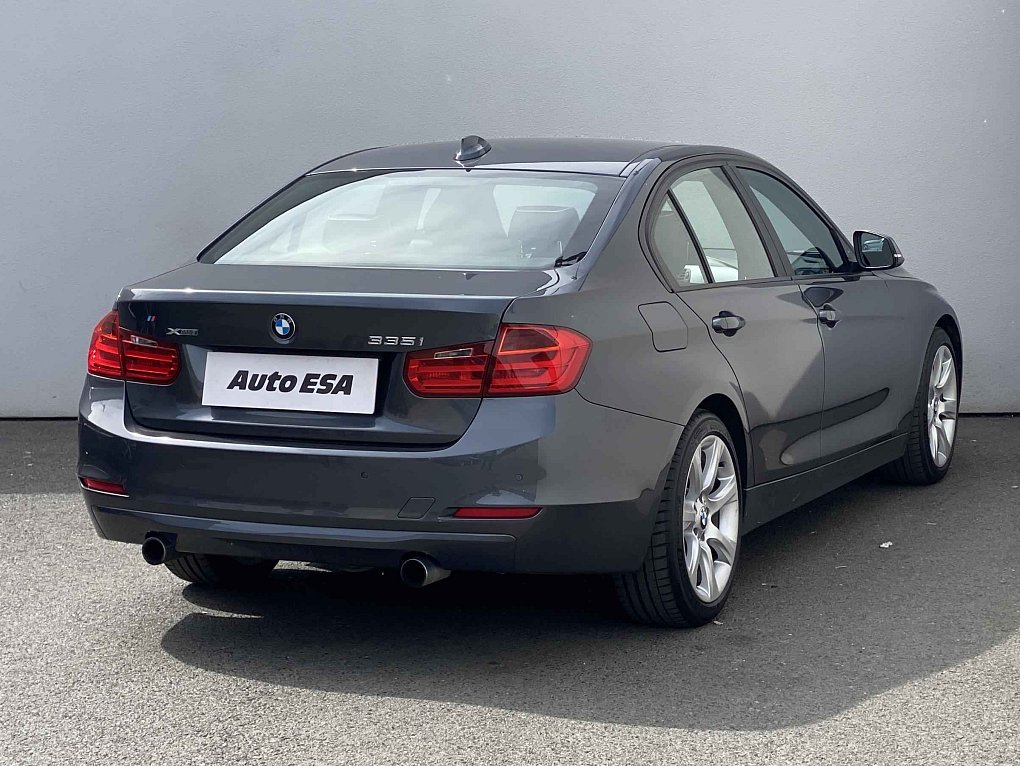 BMW Řada 3 3.0i  335i