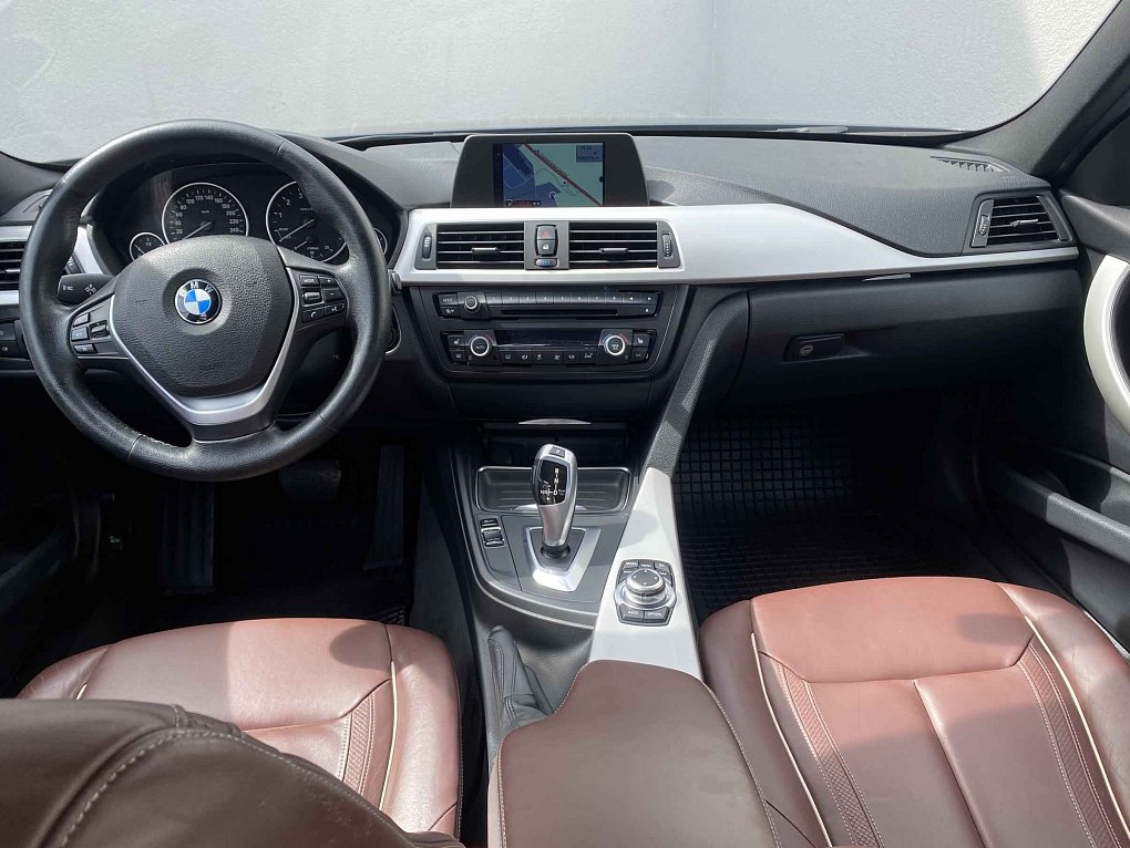 BMW Řada 3 3.0i  335i