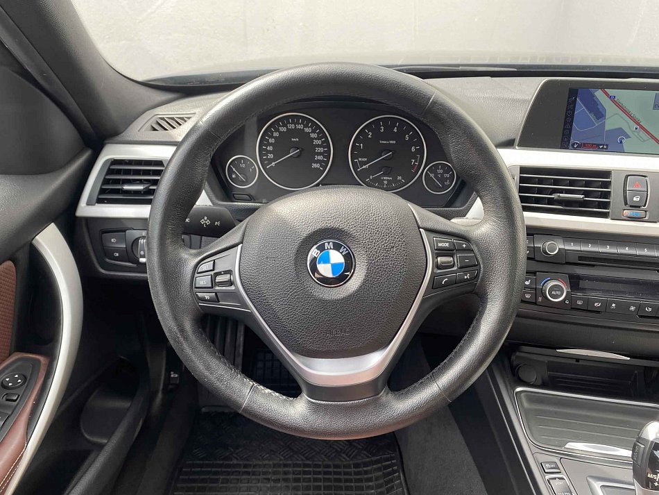 BMW Řada 3 3.0i  335i