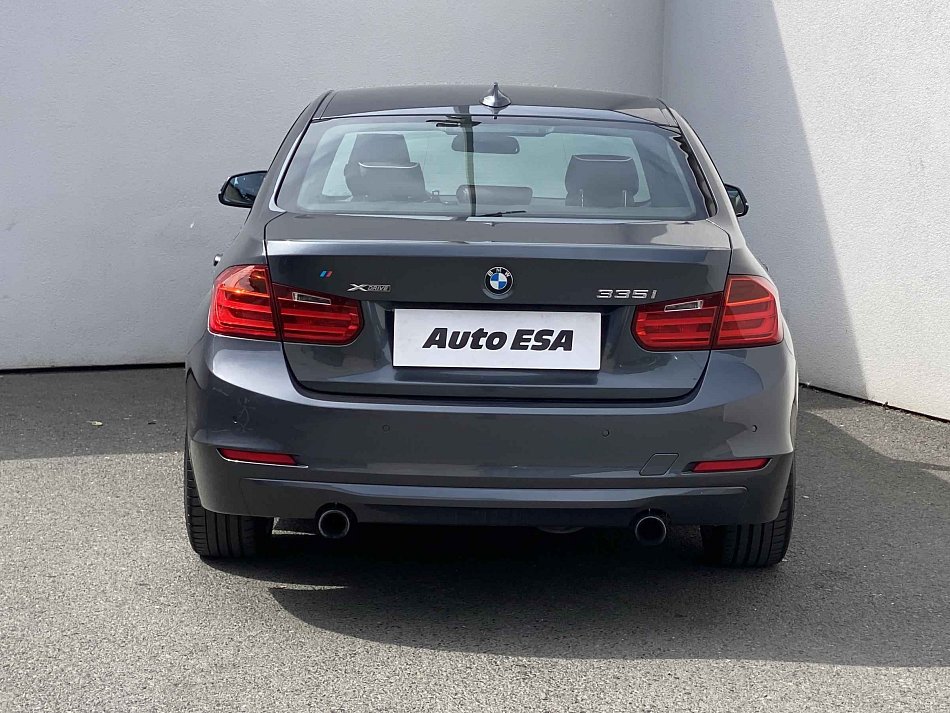 BMW Řada 3 3.0i  335i