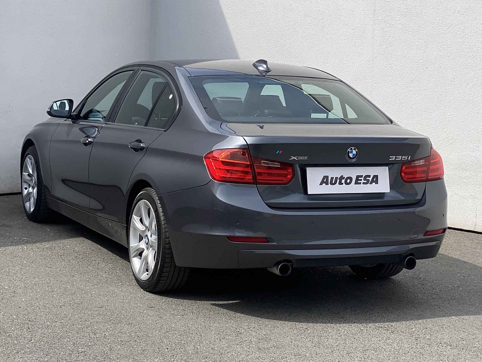 BMW Řada 3 3.0i  335i