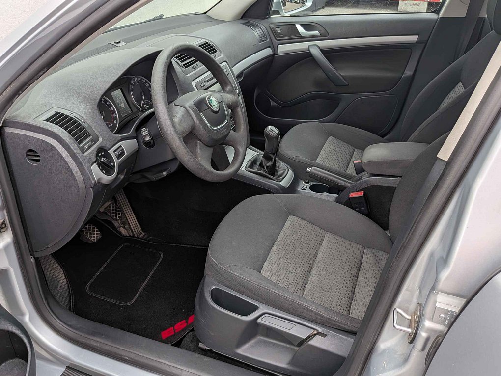 Škoda Octavia II 1.6 TDi Ambiente