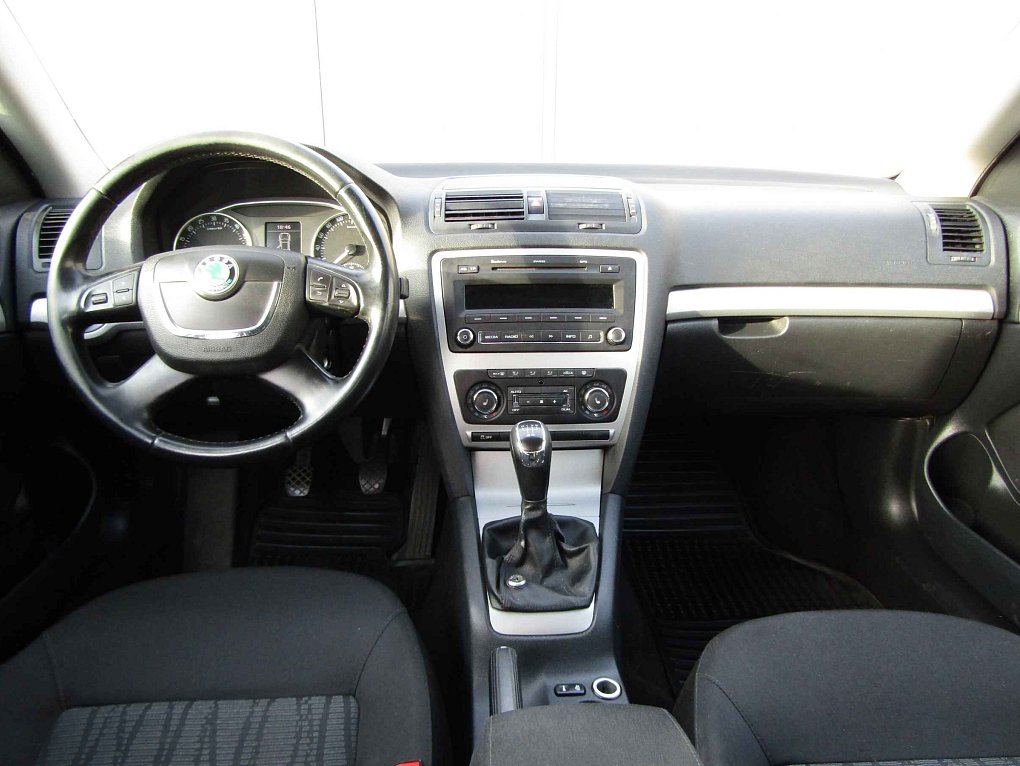 Škoda Octavia II 1.6 TDi Elegance