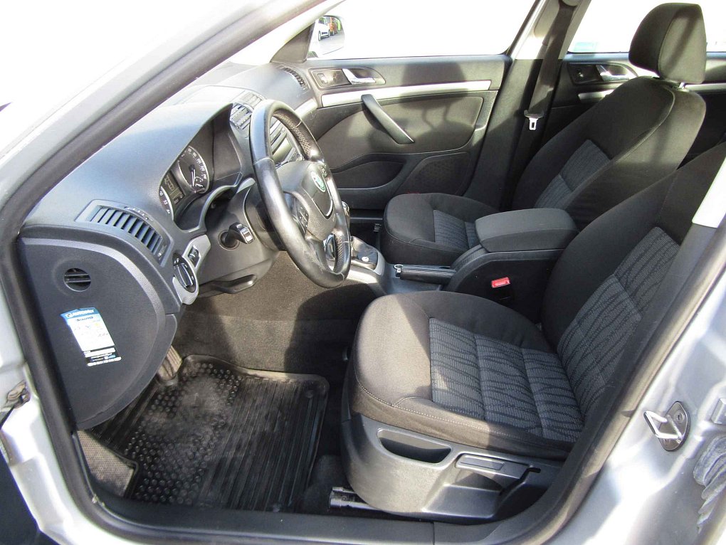 Škoda Octavia II 1.6 TDi Elegance