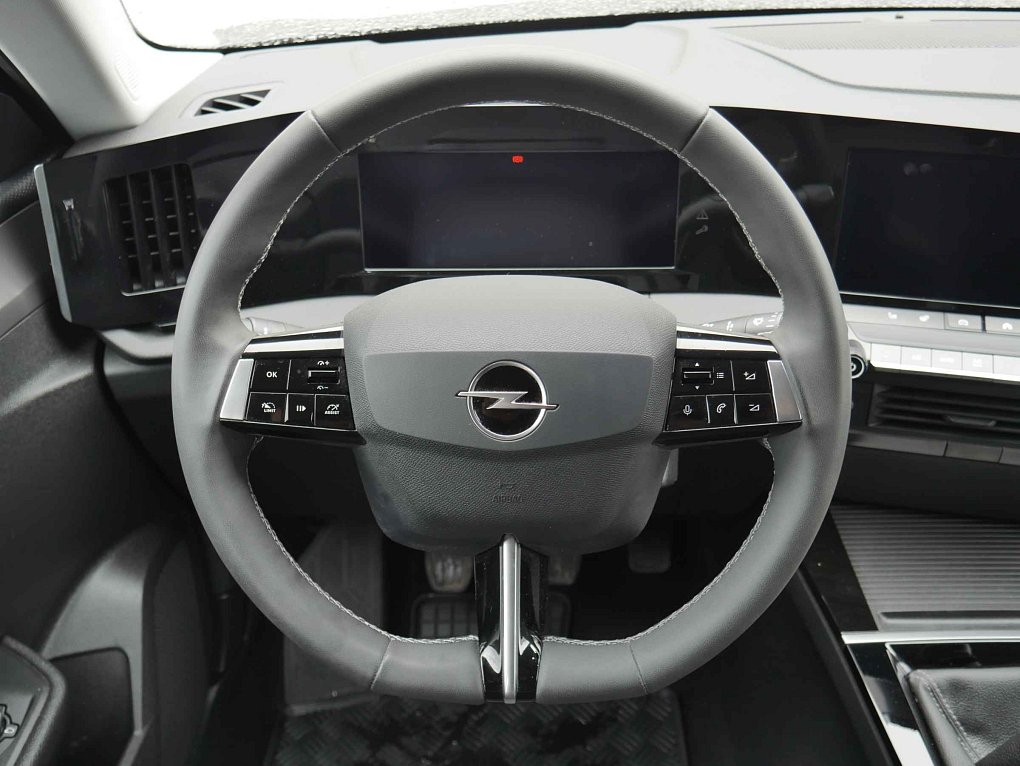 Opel Astra 1.2PT 