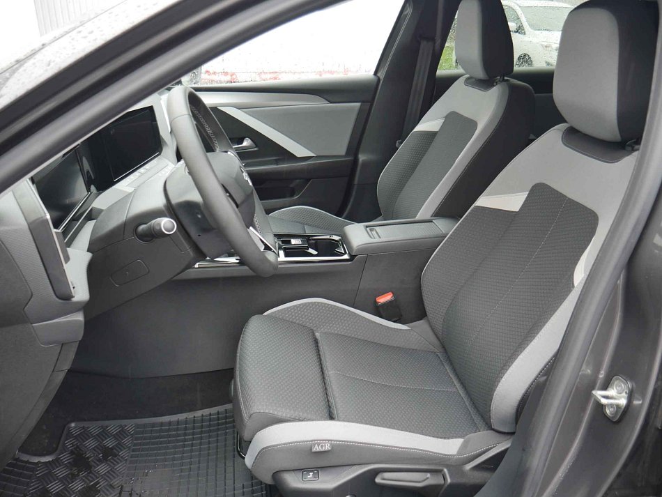 Opel Astra 1.2PT 