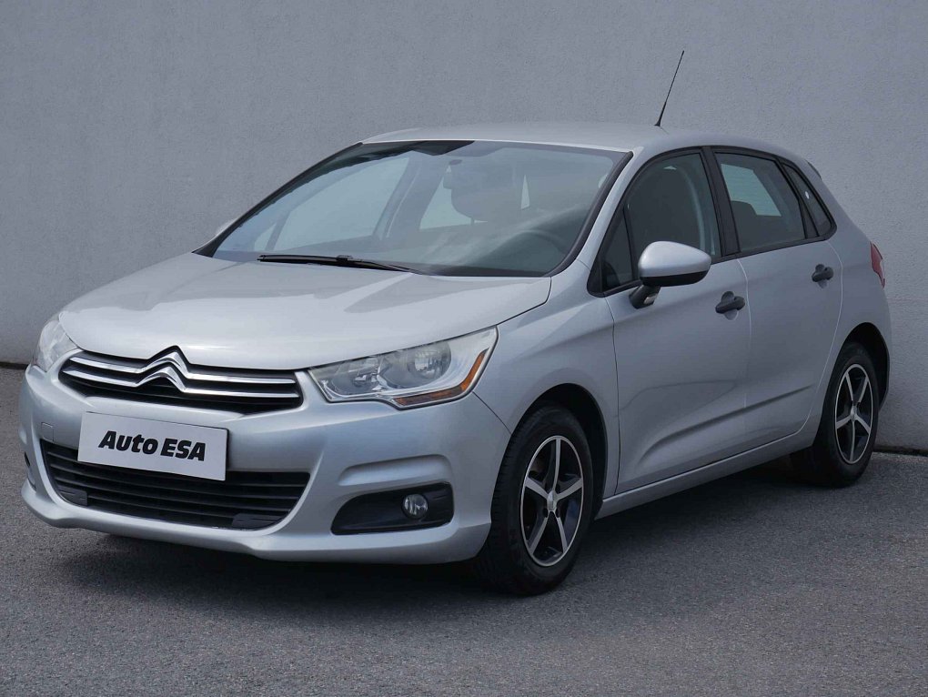 Citroën C4 1.4i 