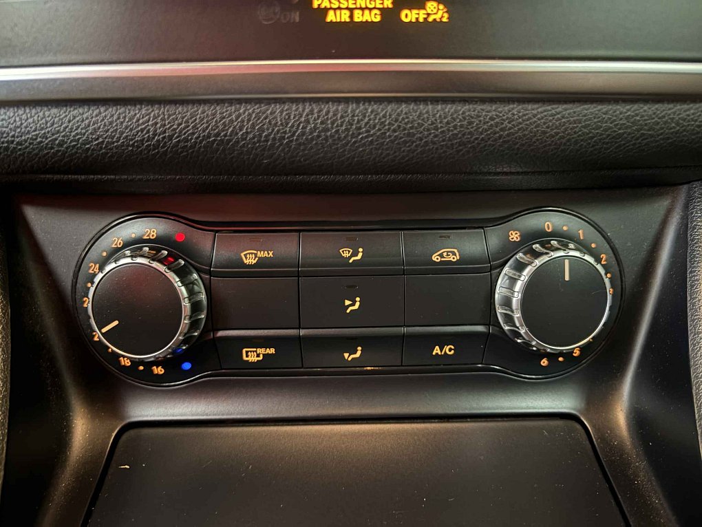 Mercedes-Benz CLA 1.6T  200