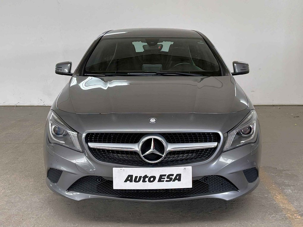 Mercedes-Benz CLA 1.6T  200