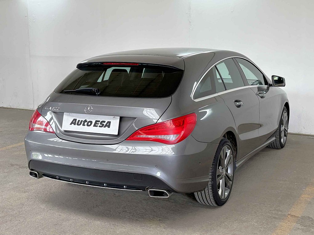 Mercedes-Benz CLA 1.6T  200