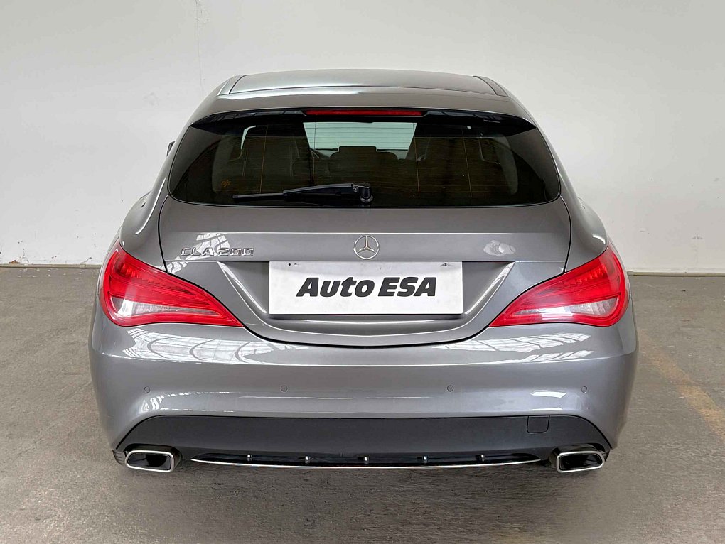 Mercedes-Benz CLA 1.6T  200