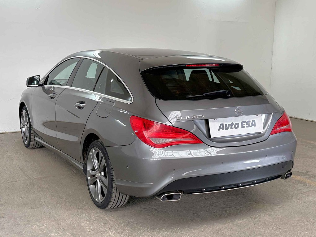 Mercedes-Benz CLA 1.6T  200