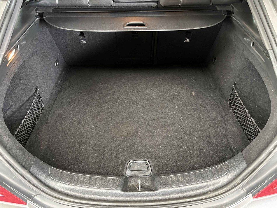 Mercedes-Benz CLA 1.6T  200