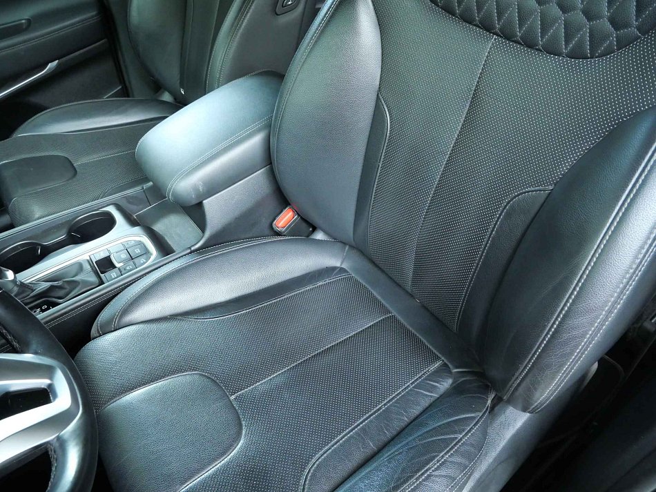 Hyundai Santa Fe 2.2 CRDi  4x4, 7míst