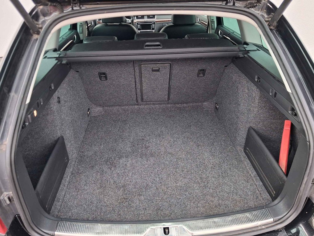 Škoda Superb II 2.0TDI Elegance 4x4