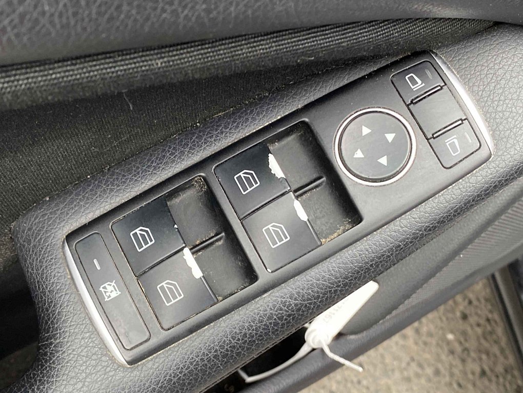 Mercedes-Benz Třída A 1.6i  A180