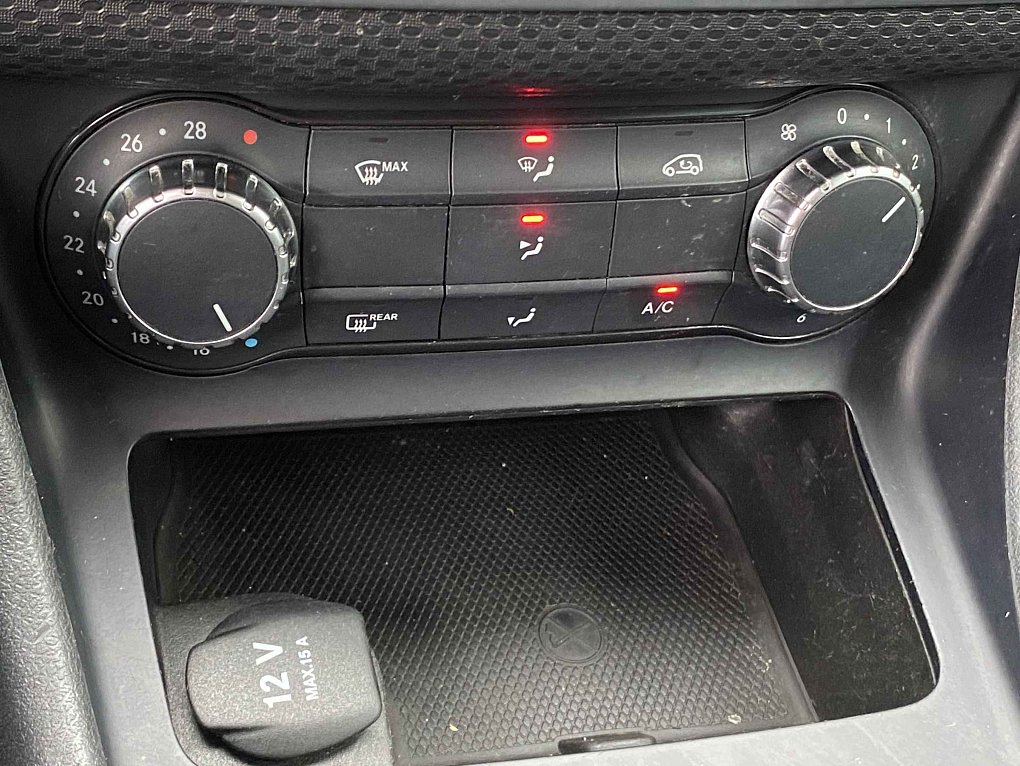 Mercedes-Benz Třída A 1.6i  A180