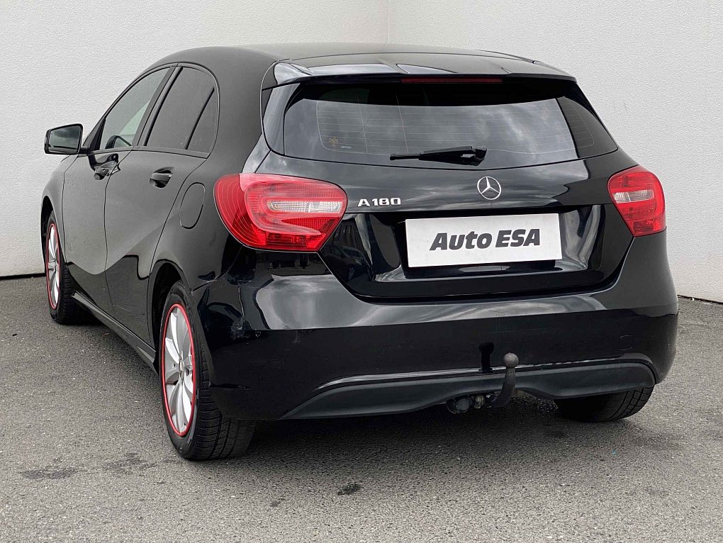 Mercedes-Benz Třída A 1.6i  A180