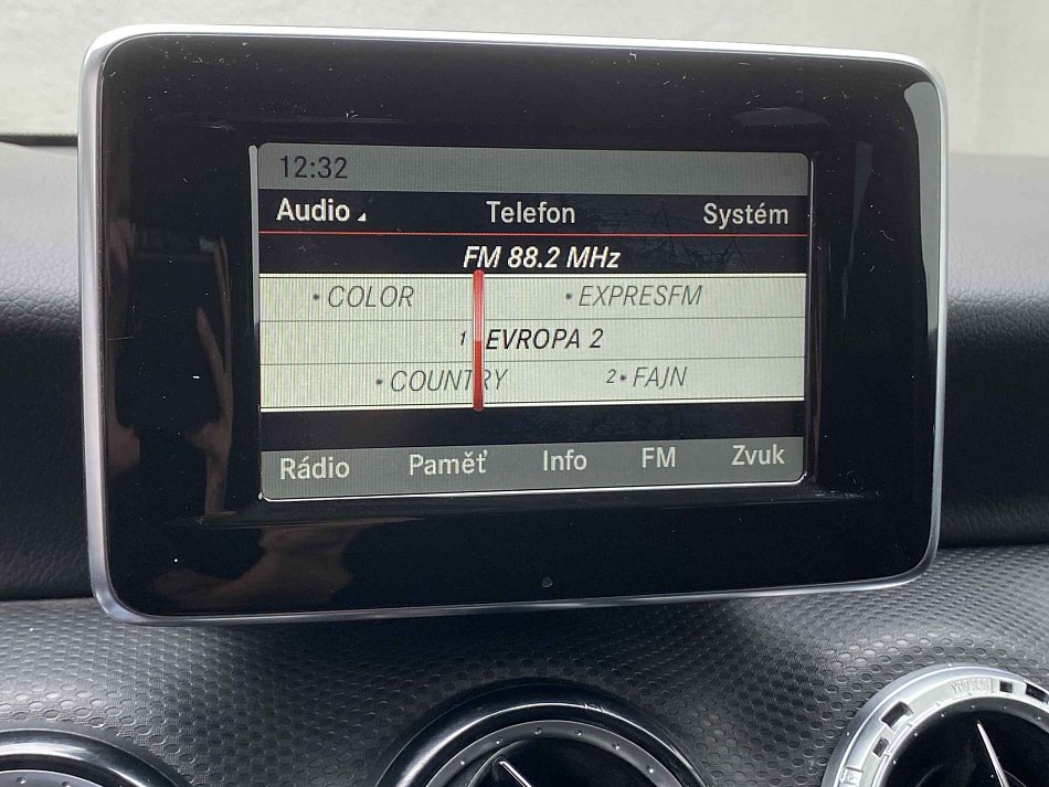 Mercedes-Benz Třída A 1.6i  A180