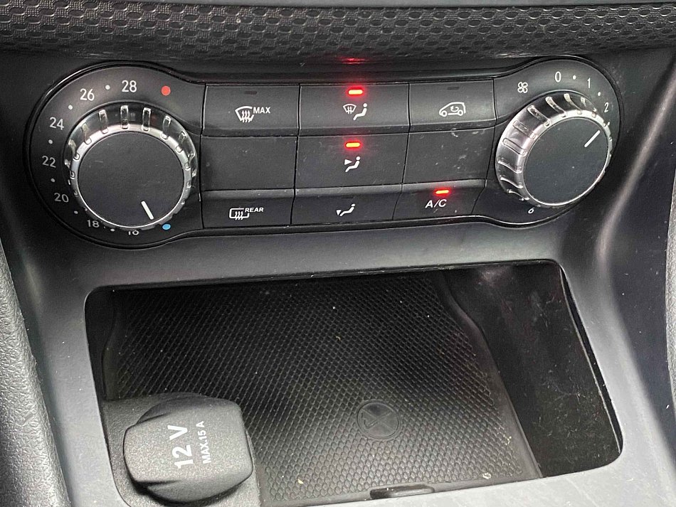 Mercedes-Benz Třída A 1.6i  A180