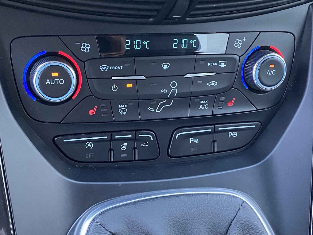 Ford Kuga 1.5 EB Titanium