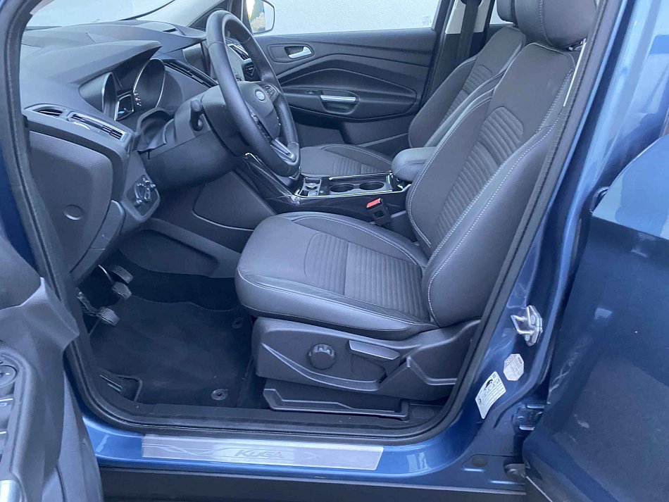 Ford Kuga 1.5 EB Titanium
