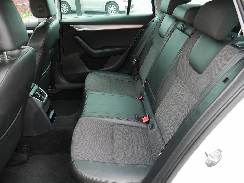 Škoda Octavia III 2.0TDi Elegance