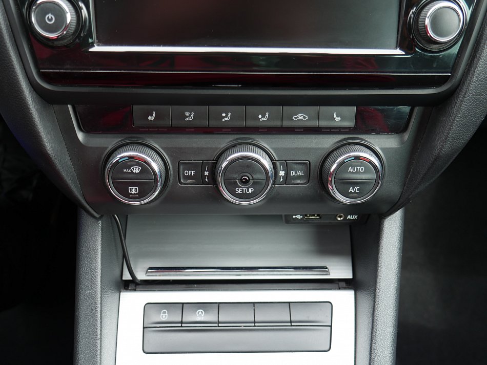 Škoda Octavia III 2.0TDi Elegance