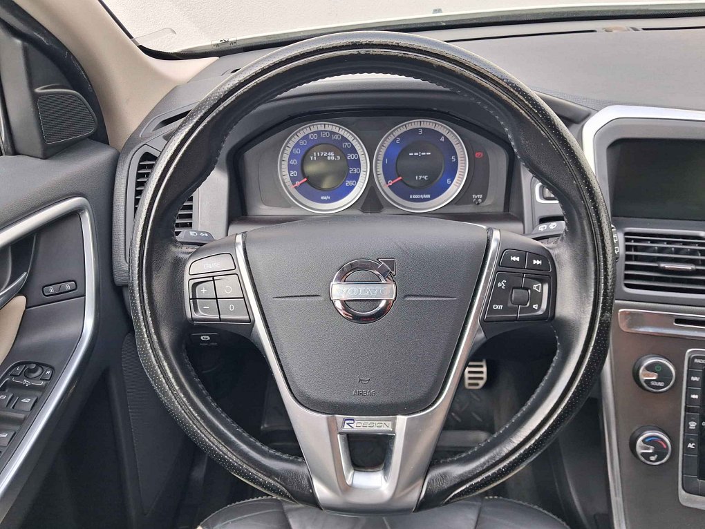 Volvo XC60 2.4 D5 R-design AWD