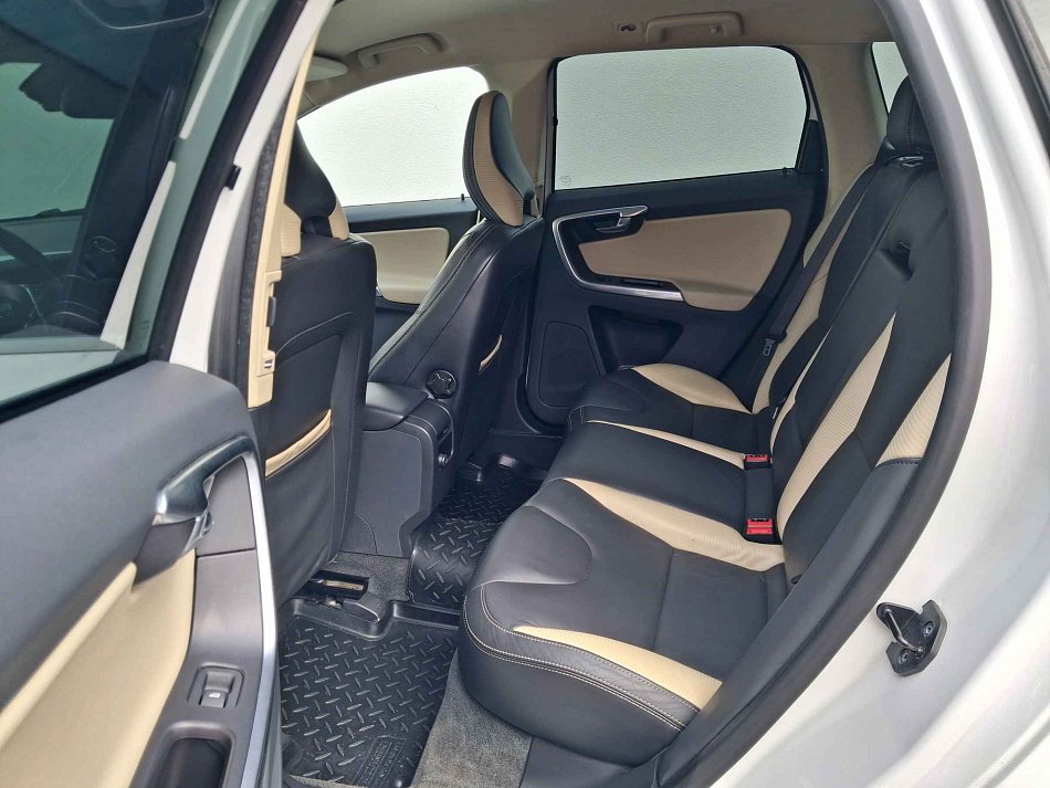 Volvo XC60 2.4 D5 R-design AWD