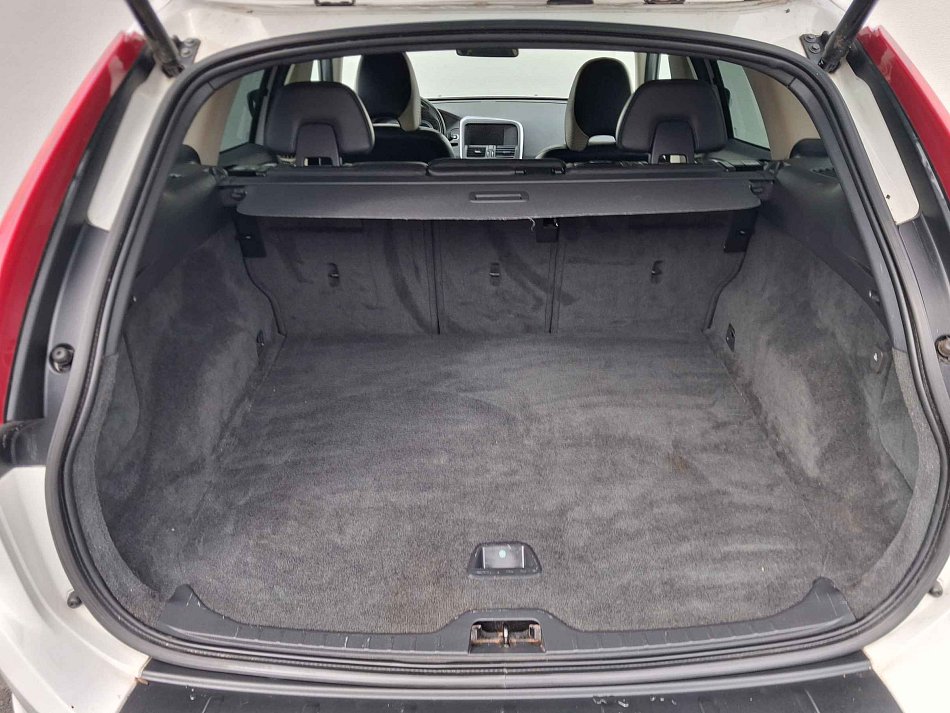 Volvo XC60 2.4 D5 R-design AWD