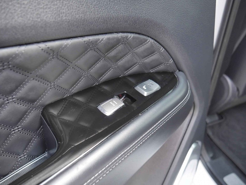 SsangYong Rexton 2.2 CRDi  4x4, 7míst