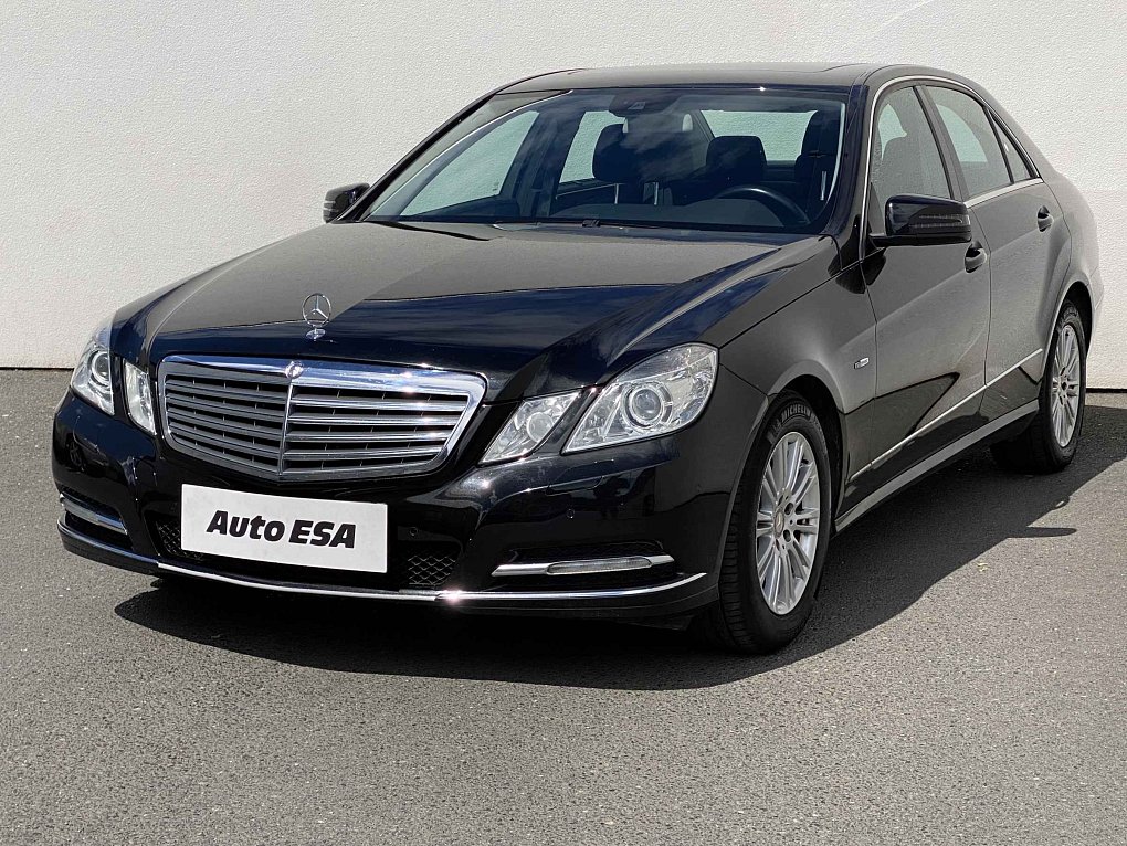 Mercedes-Benz Třída E 1.8CGi Elegance E200