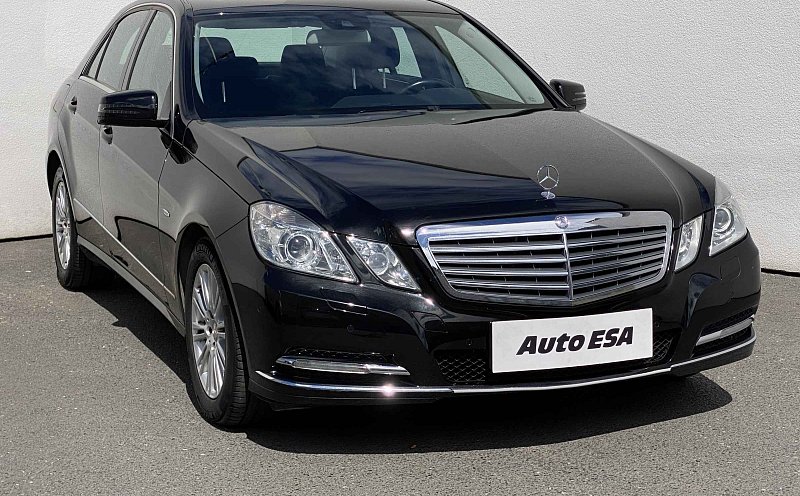 Mercedes-Benz Třída E 1.8CGi Elegance E200