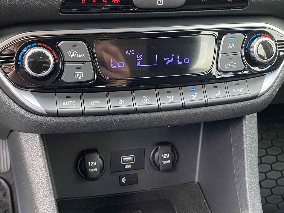 Hyundai I30 1.5 DPi Smart