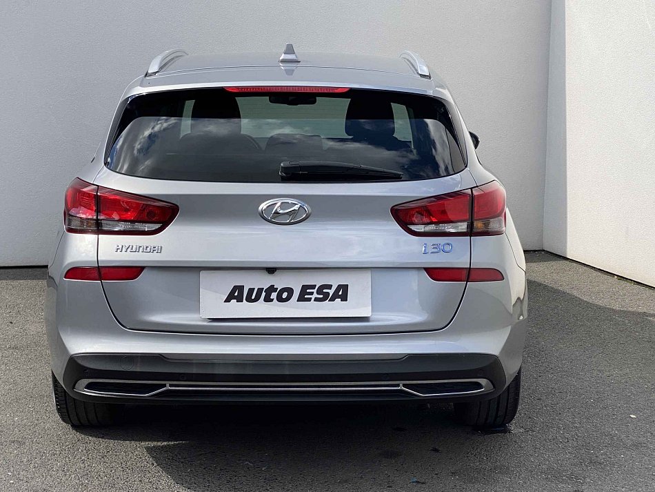 Hyundai I30 1.5 DPi Smart