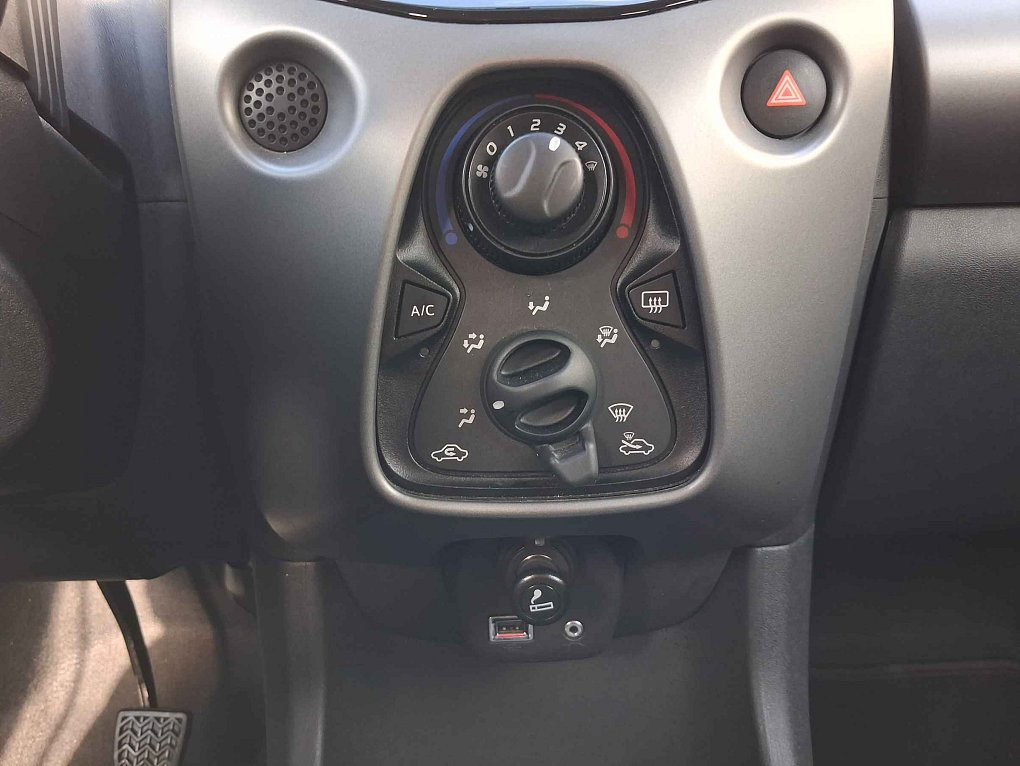 Toyota Aygo 1.0VVT-i X-play