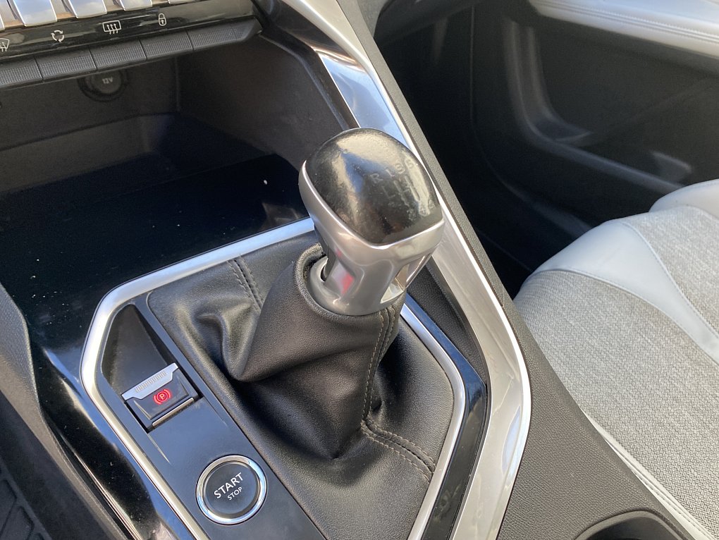 Peugeot 5008 1.5 HDi Allure 7míst