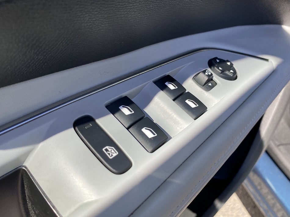 Peugeot 5008 1.5 HDi Allure 7míst