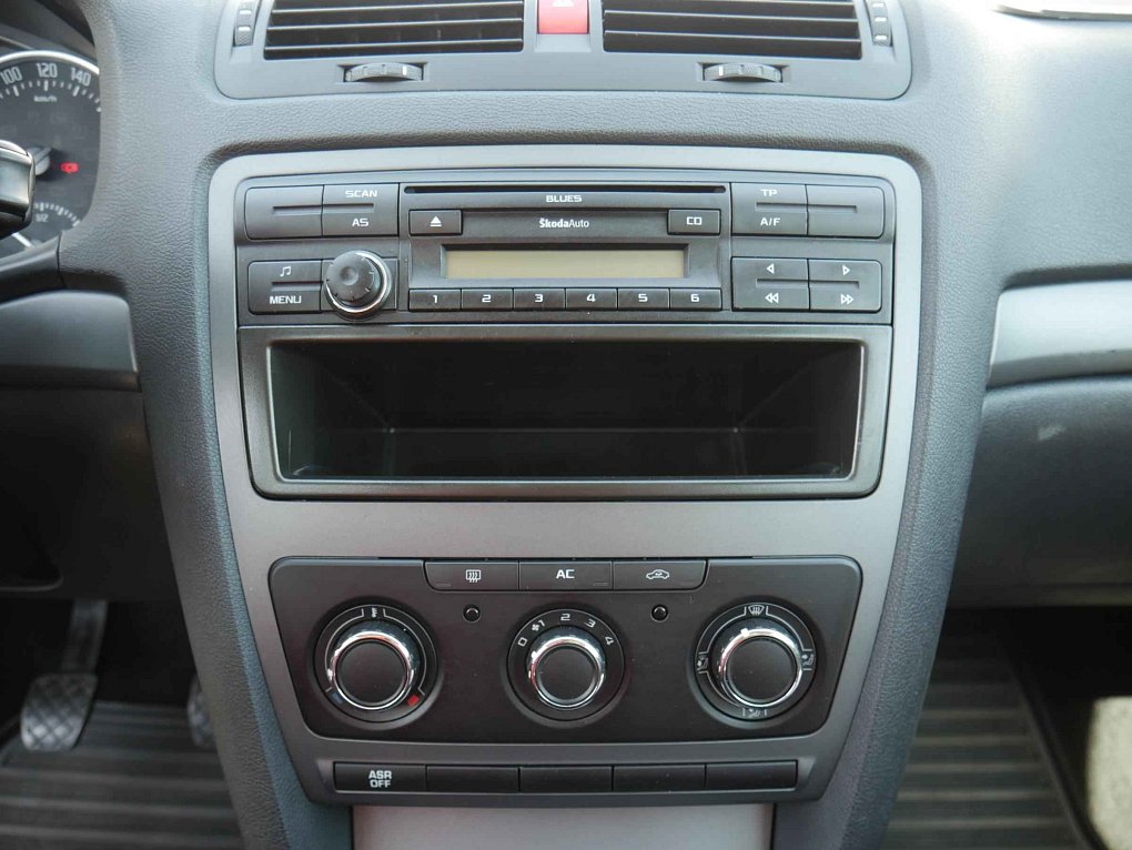 Škoda Octavia II 1.6 MPi Active