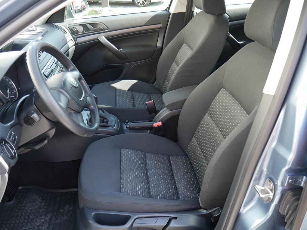 Škoda Octavia II 1.6 MPi Active