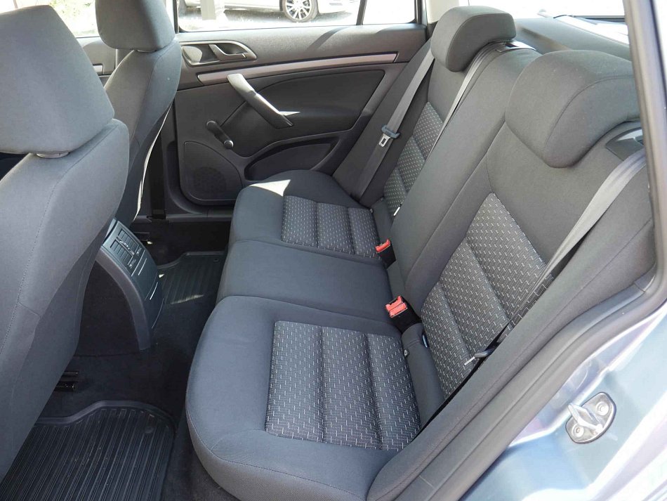 Škoda Octavia II 1.6 MPi Active