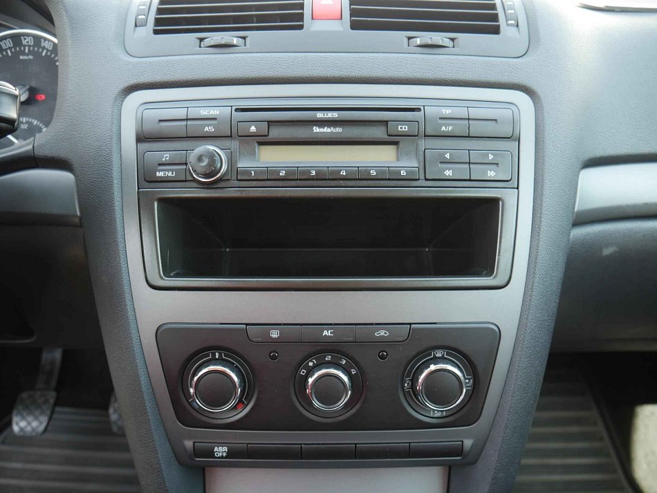 Škoda Octavia II 1.6 MPi Active