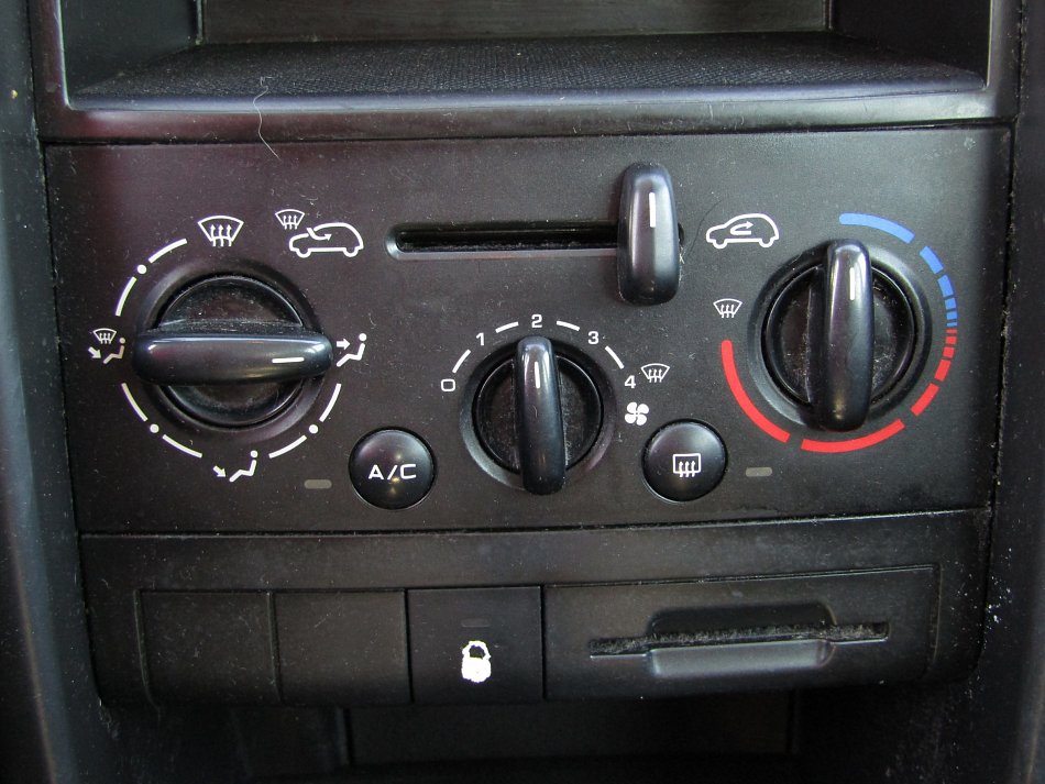 Peugeot 207 1.4i 
