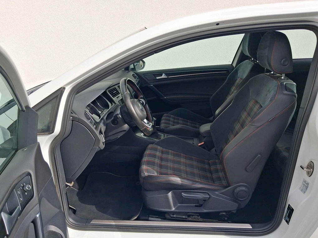 Volkswagen Golf 2.0 TSi GTi