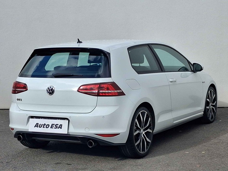Volkswagen Golf 2.0 TSi GTi